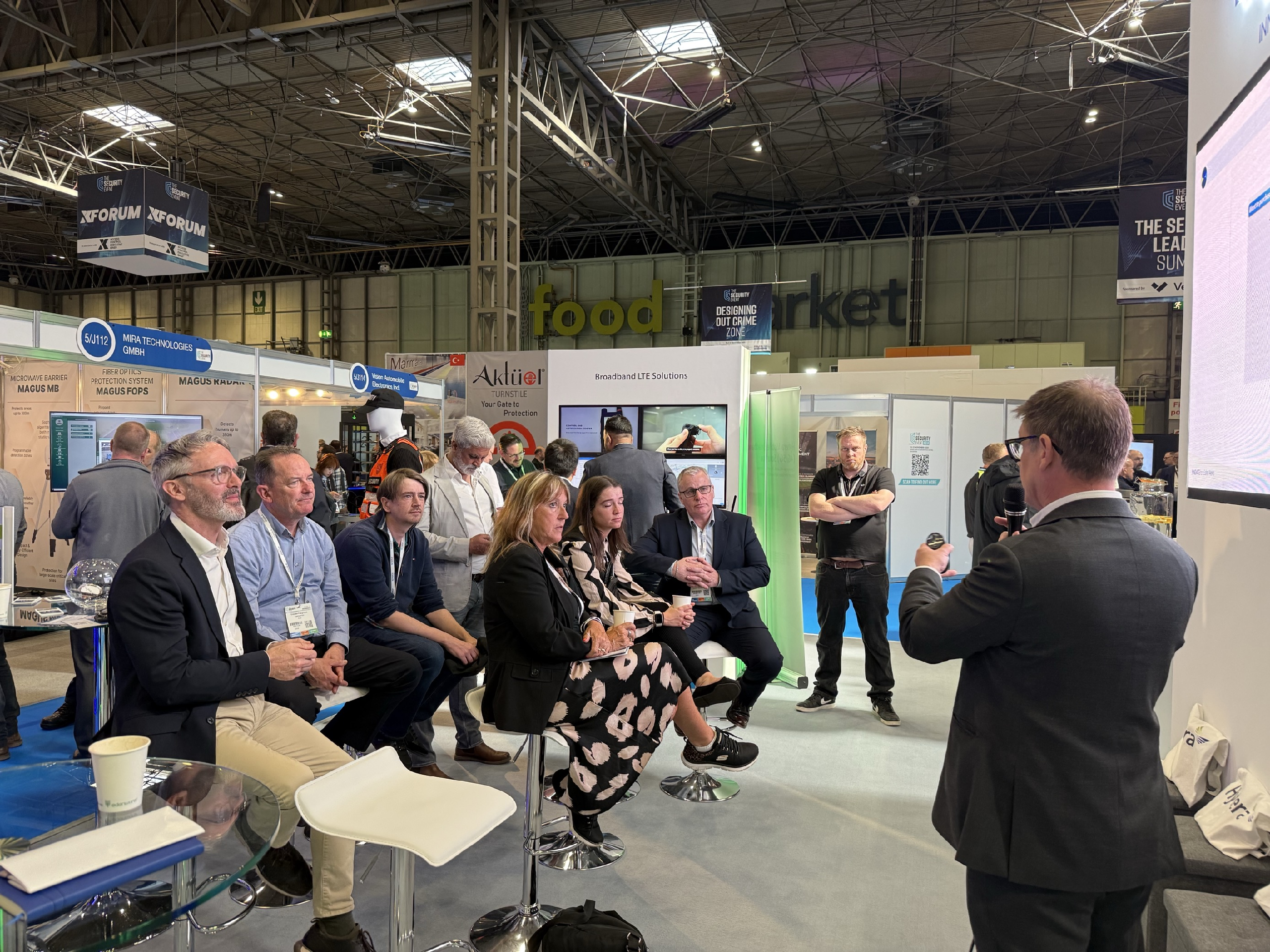 Hytera Unveils HALO PTX and PNC660 at The Security Event 2025 - Hytera EU