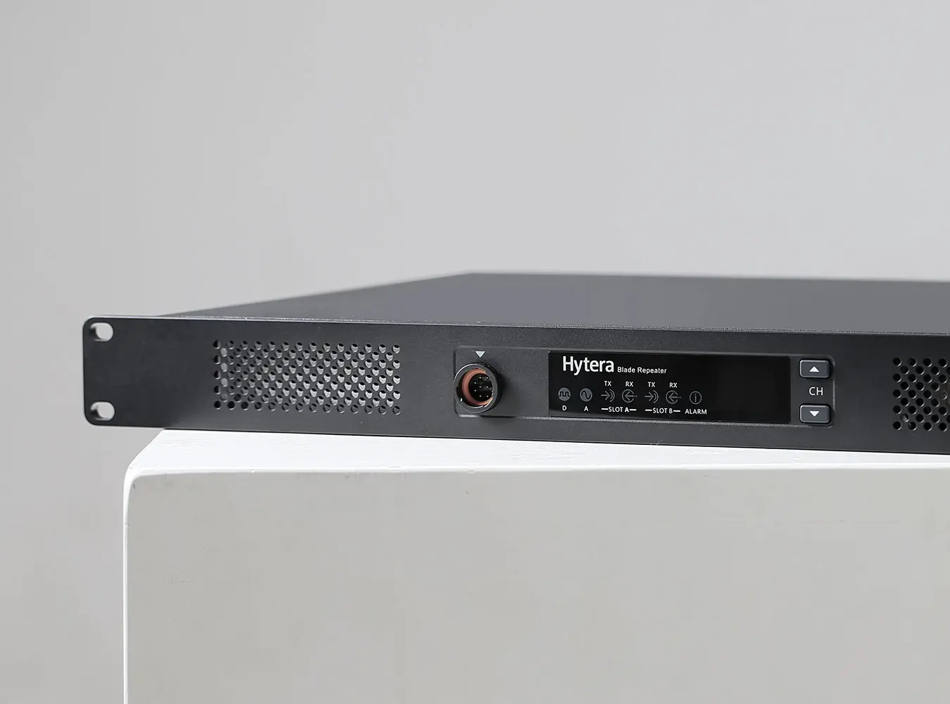 HR106X Ultra-thin DMR Repeater